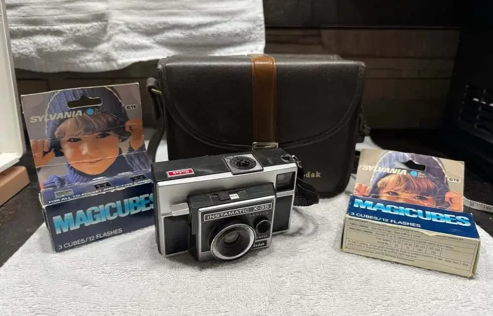 Vintage Kodak Instamatic X-35 Camera Kit
